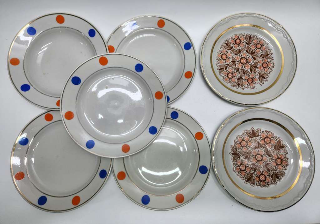 Тарелки десертные фарфор 26 штук разные