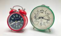 Часы будильник, механические, СССР, 2 шт, (в ремонт)