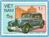 (1985-076) Марка Вьетнам "Белый Седан, 1932"    Выставка марок Italia `85, Автомобили III Θ