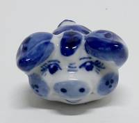 Фарфоровый сувенир "Хрюшка" (сост. на фото)
