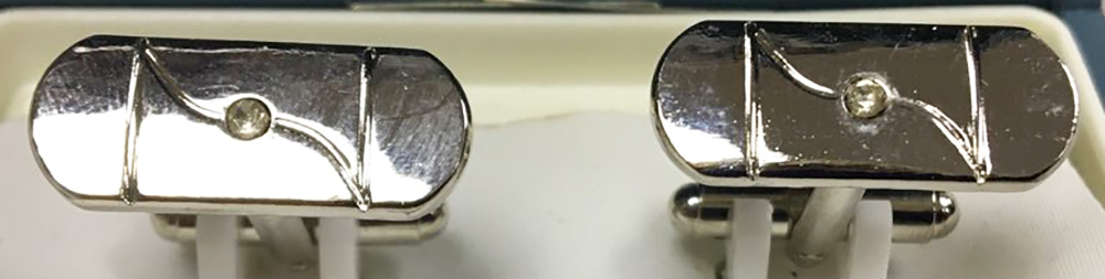 Запонки, металл, страз (сост. на фото)