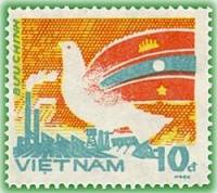 (1984-090) Марка Вьетнам "Голубь мира"  оранжевая  Дружба Вьетнама, Лаоса и Кампучии III Θ