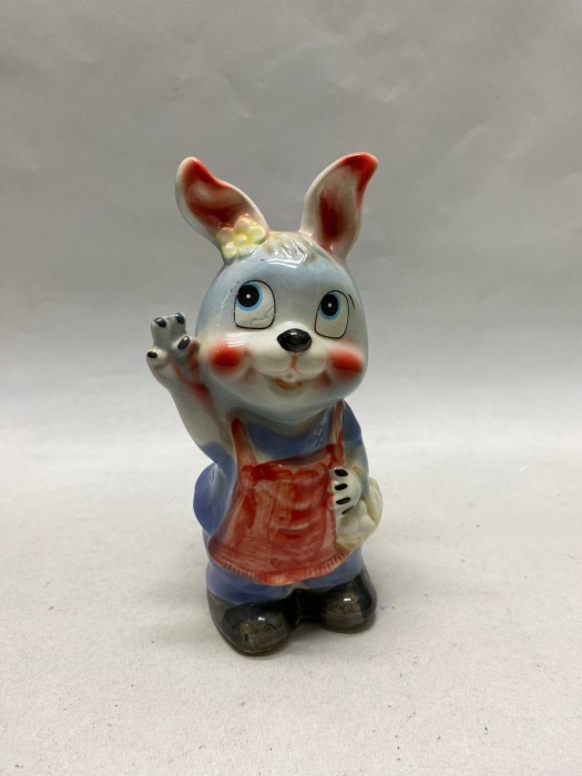 Салфетница в форме зайца фарфор