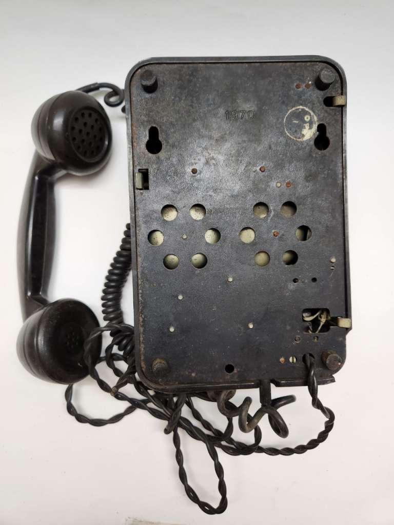 Телефон дисковый настенный карболит СССР