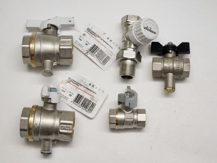 Кран шаровой Standart д\у 25 Pn25 Dn25 д\термодатчика 2 шт + Pn40 Dn15 1\2 2шт + Dn15 Weser 