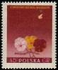 (1955-030) Марка Польша "Фиалка и голубь мира (45гр)" Перф греб. 12; лин. 11,11¾   5-й Всемирный фес
