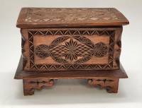 Шкатулка на ножках дерево резьба 19 век