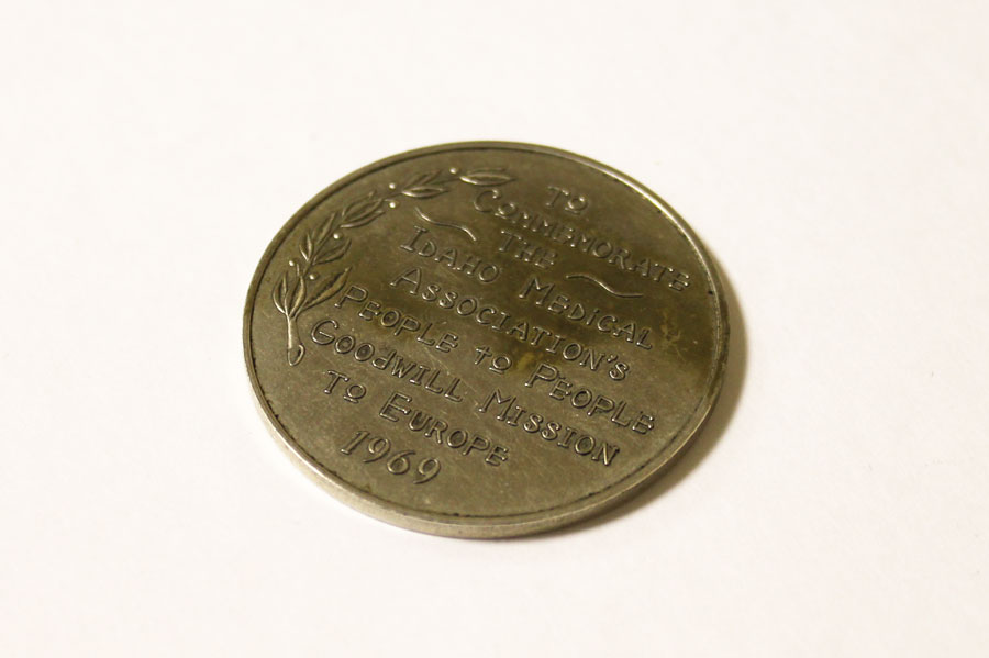 Настольная медаль Медицинской Ассоциации Айдахо, США, 1969 год (состояние на фото)