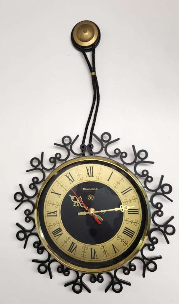 Часы настенные Янтарь 2 штуки (в ремонт)