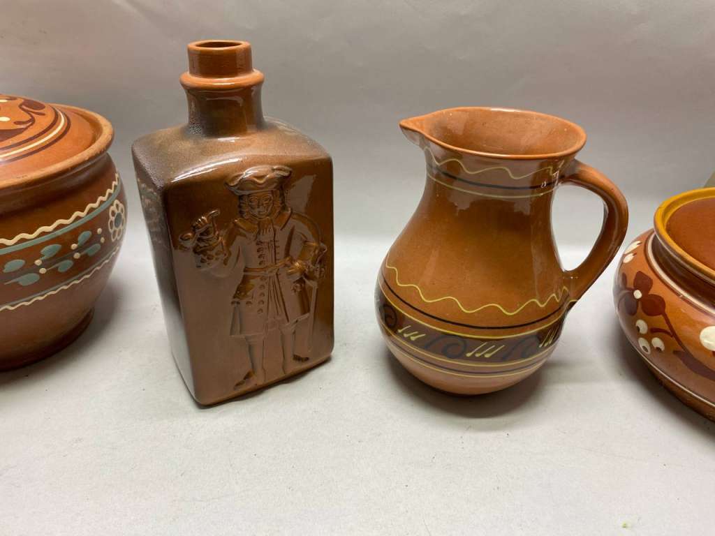 Набор керамики, горшки, кувшин, штоф