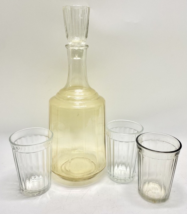 Графин штоф + 3 стакана граненых СССР