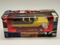 Модель авто 1:43 Pontiac Starchief 1955 New Ray в коробке