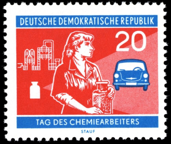 (1960-057) Марка Германия (ГДР) &quot;Транспорт&quot;    Химическая промышленность II Θ