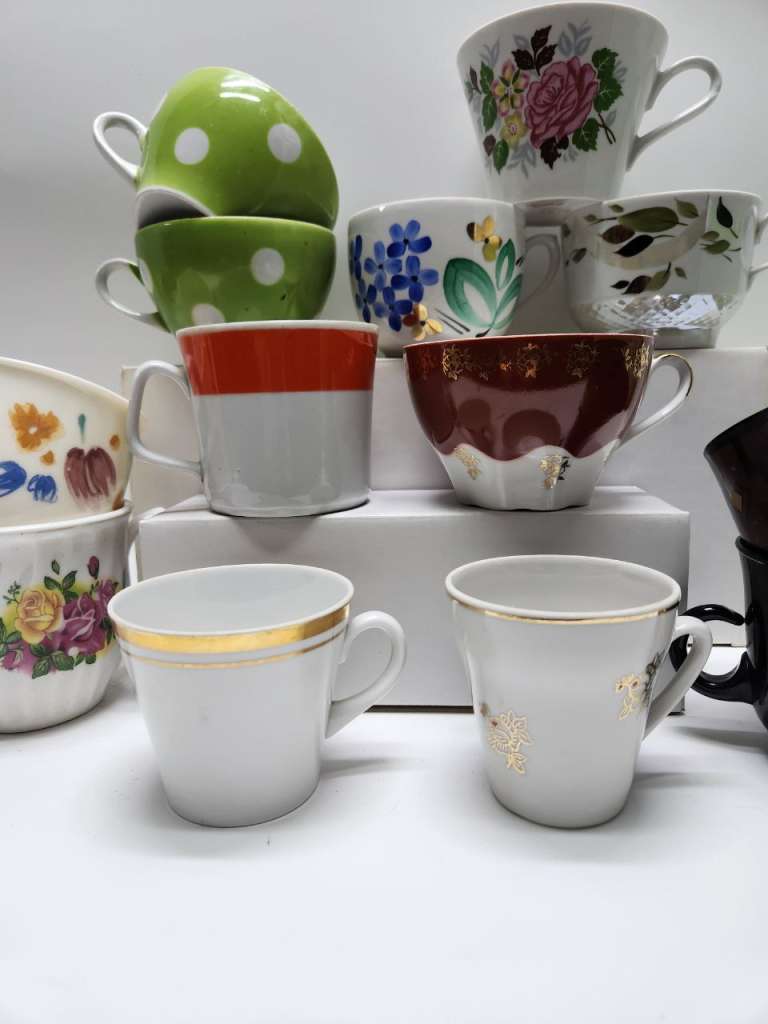 Чашки чайные кофейные 13 штук разные