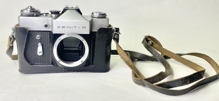 Фотоаппарат пленочный Зенит В без объектива 