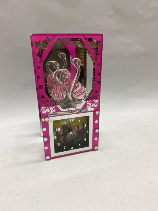 Часы настольные лебеди с зеркалом