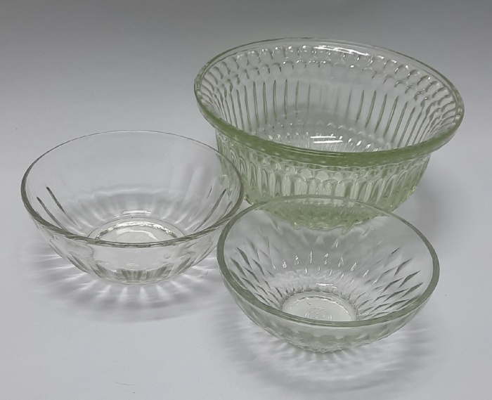 Салатники-конфетницы стекло 3 шт (сост. на фото)