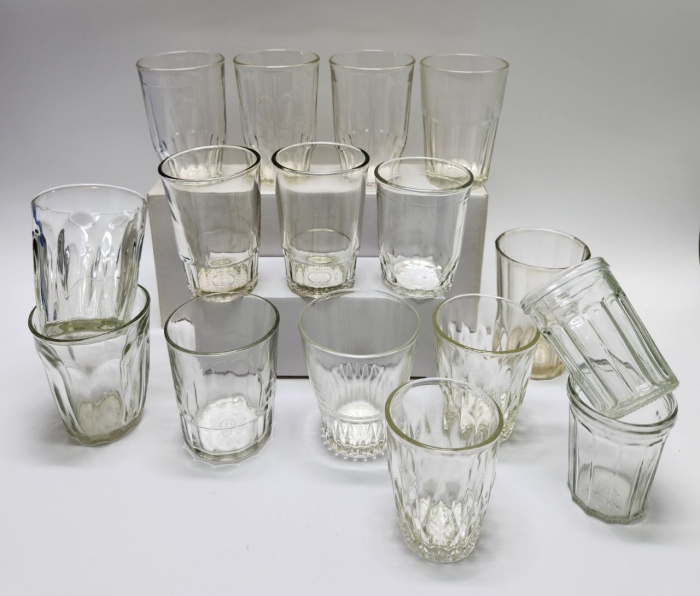 Стаканы 16 штук стекло с толстым дном