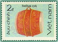 (1985-102a) Марка Вьетнам "Большой барабан"  Без перфорации  Народные музыкальные инструменты III &Theta;