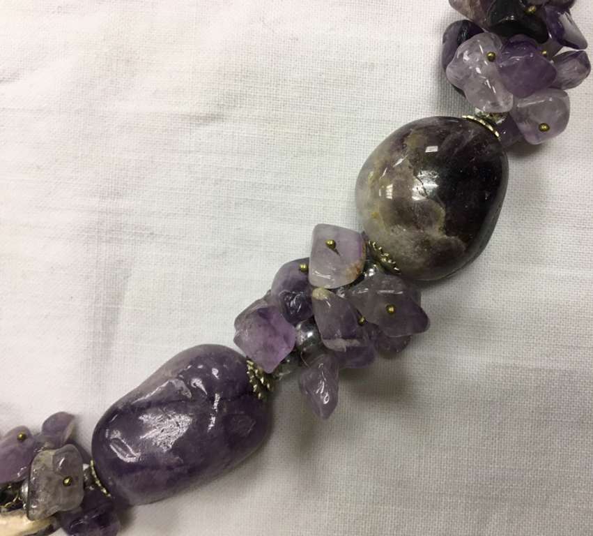 Бусы, аметист (сост. на фото)
