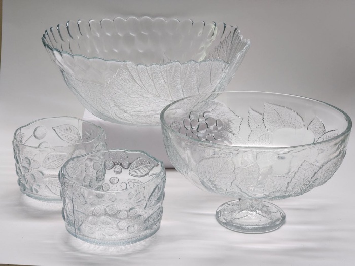 Салатники 3 шт и Фруктовница на ножке стекло СССР винтаж 