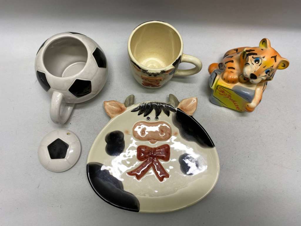 Чашка, тарелка, сахарница, статуэтка тигр