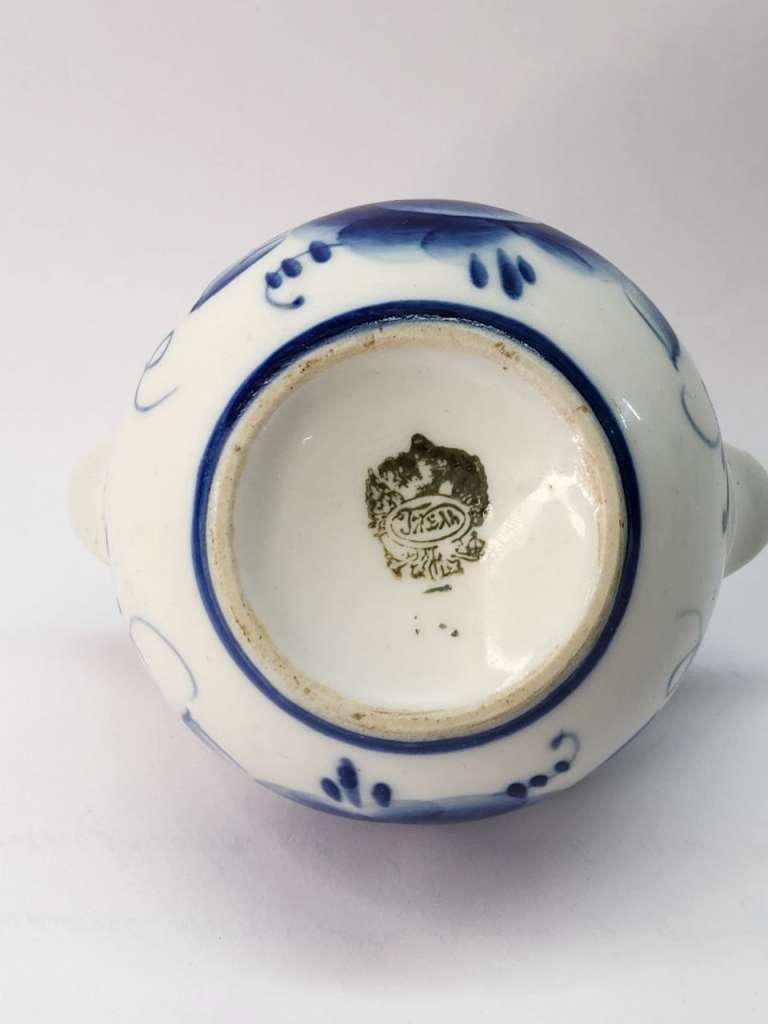 Сахарница небольшая Гжель