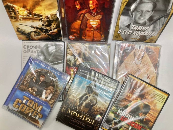 DVD диски с фильмами, 10 шт