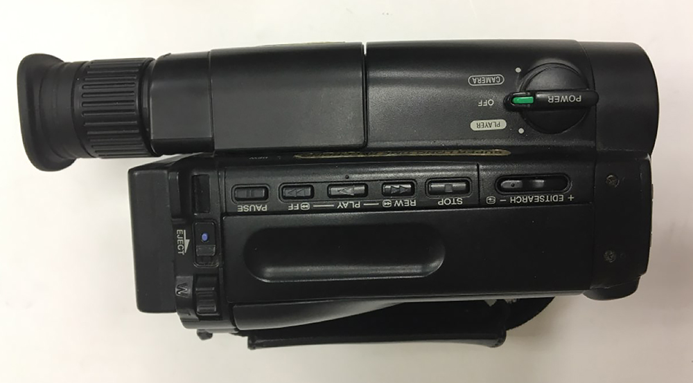 Видеокамера SONY Handycam video 8, с аккумулятором и инструкцией (сост. на фото)