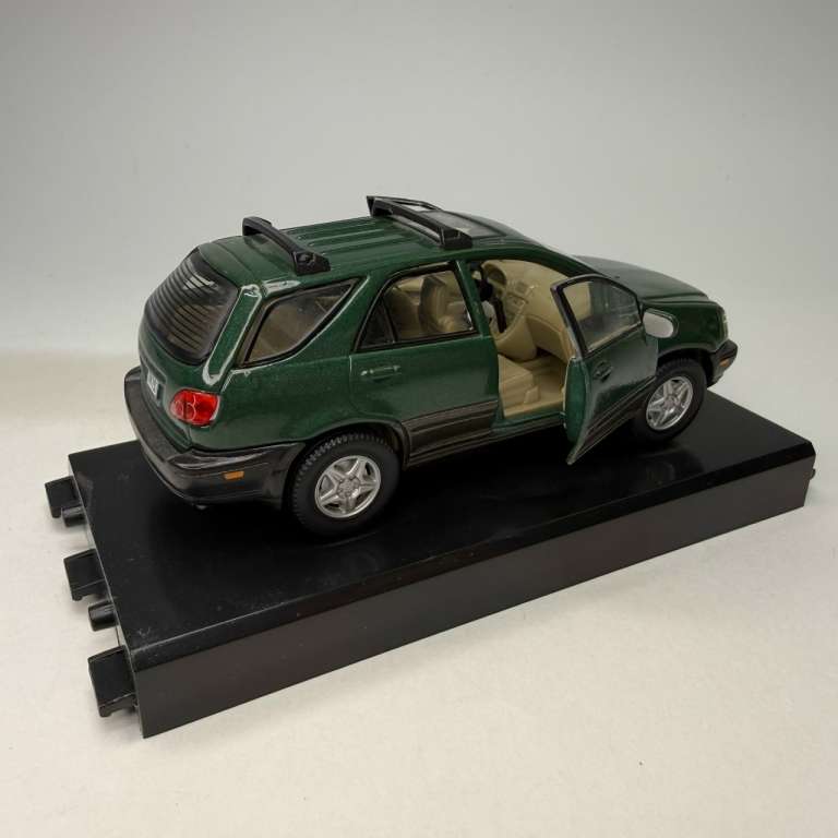 Модель авто 1:43 Lexus RX300 Hongwell 