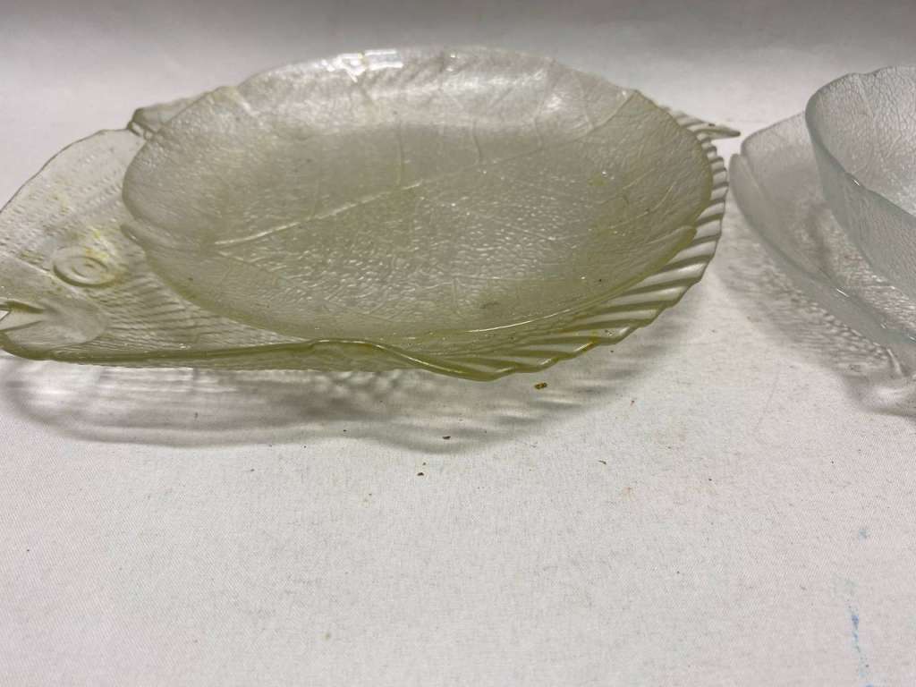 Блюда стеклянные разной формы, 4 шт