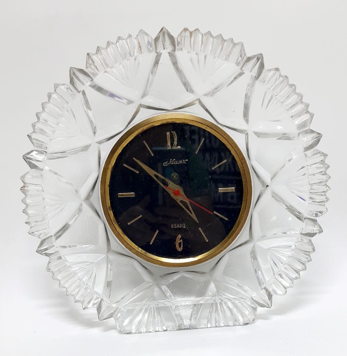 Часы настенные &quot;Маяк&quot;, кварц, СССР (сост. на фото)