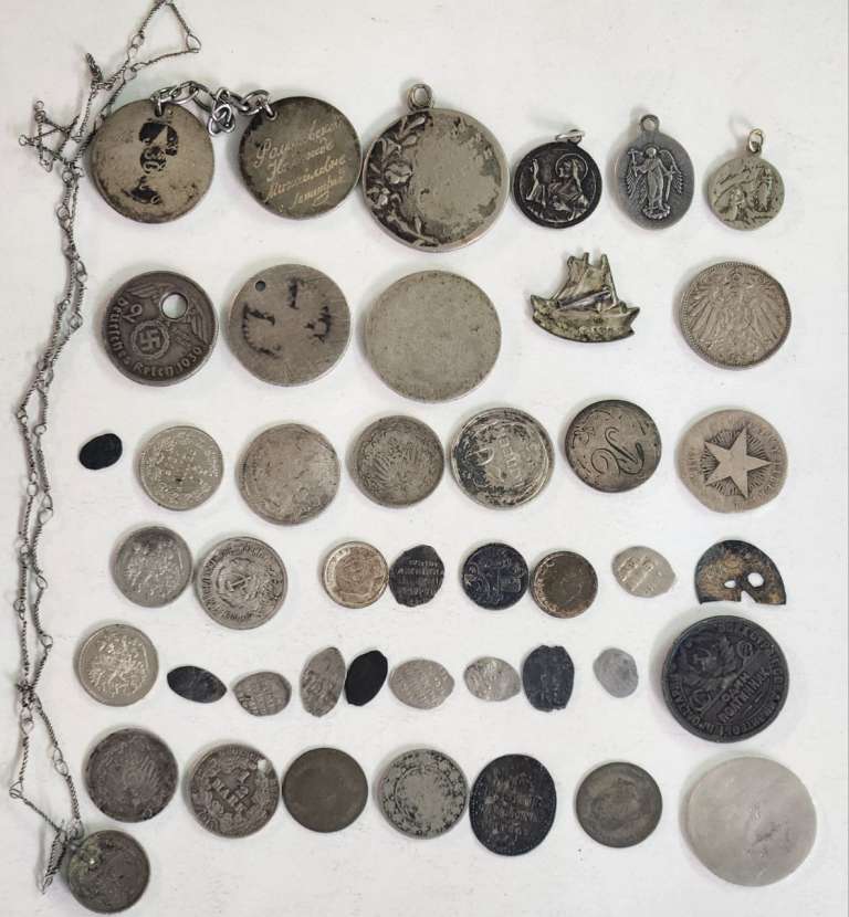 Серебро 145 гр Иконки нательные монеты жетоны