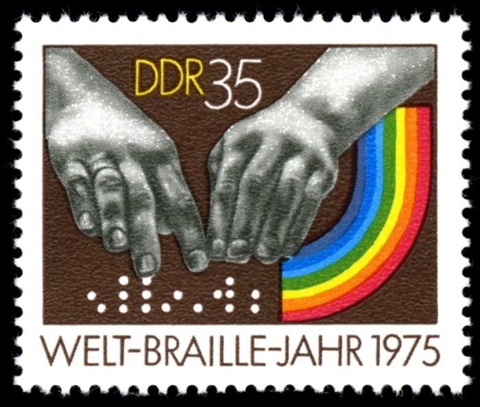 (1975-084) Марка Германия (ГДР) &quot;Руки&quot;    Шрифт Брайля 150 лет II Θ