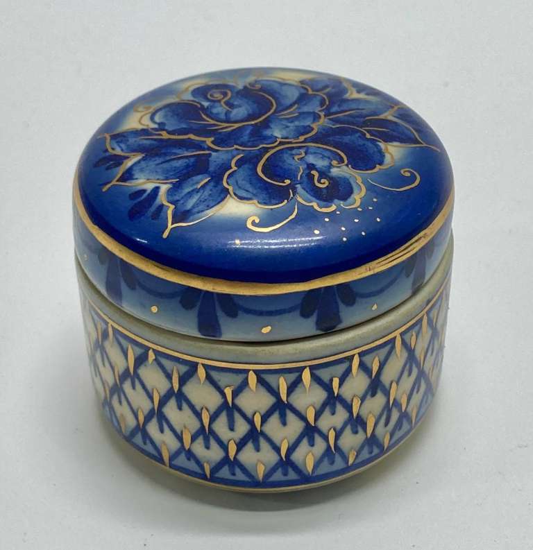 Шкатулка фарфоровая круглая, кобальтовая сетка
