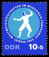 (1965-053) Марка Германия (ГДР) "Фехтование"    ЧМ по пятиборью II Θ