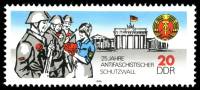 (1986-052) Марка Германия (ГДР) "Солдаты"    Берлинская стена, 25 лет II Θ