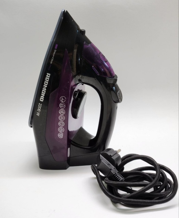 Утюг Redmond RI-C257 рабочий