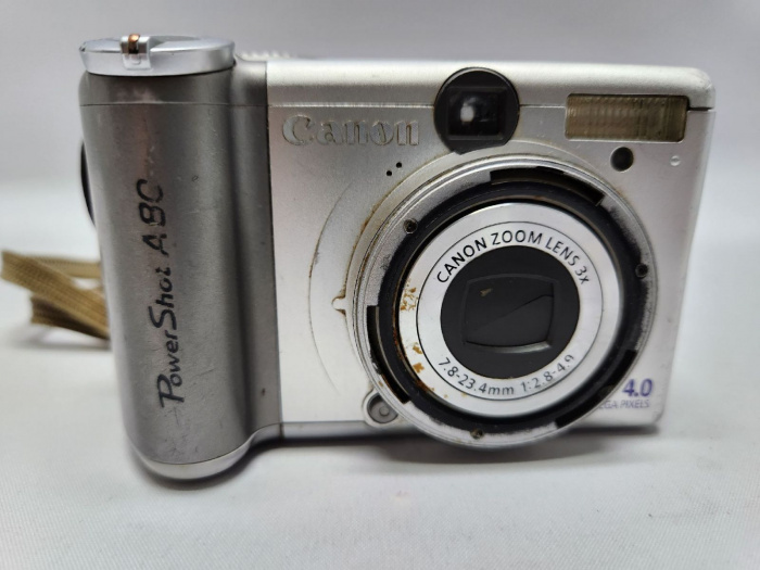 Фотоаппарат цифровой Canon PowerShot A80  Китай  работает (сост.на фото)