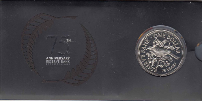 (2009) Монета Новая Зеландия 2009 год 1 доллар &quot;Резервный банк. 75 лет&quot;  Нейзильбер  Буклет