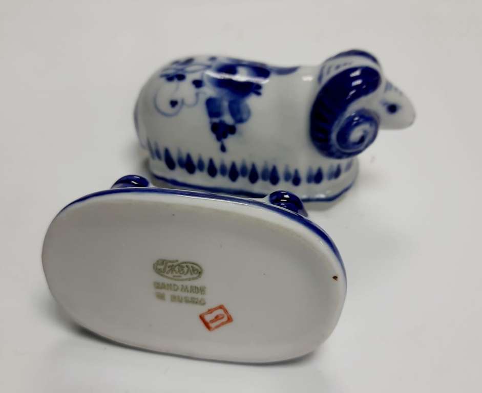 Фарфоровая шкатулка &quot;Баран&quot;, гжель.
