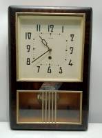 Часы настенные Янтарь, СССР Ключа нет Работоспособность не проверить (сост. на фото)