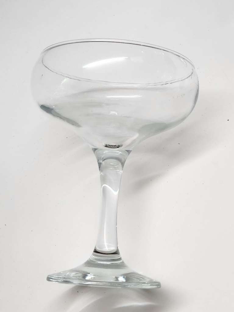 Бокалы шампаньерки креманки на ножках стекло 5 штук высота 13,5 см