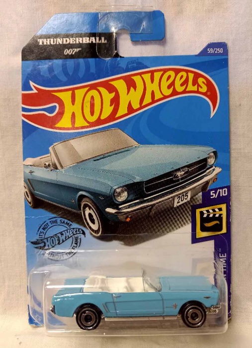 Игрушка машинка модель (сост отл.) 65 ford mustang convertible