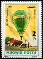 (1983-008) Марка Венгрия "Воздушный шар, 1977"    200 лет Воздухоплаванию II Θ