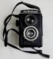 Двухобъективная зеркальная камера "Любитель", ЛОМО, 1950-1956, СССР (сост. на фото)