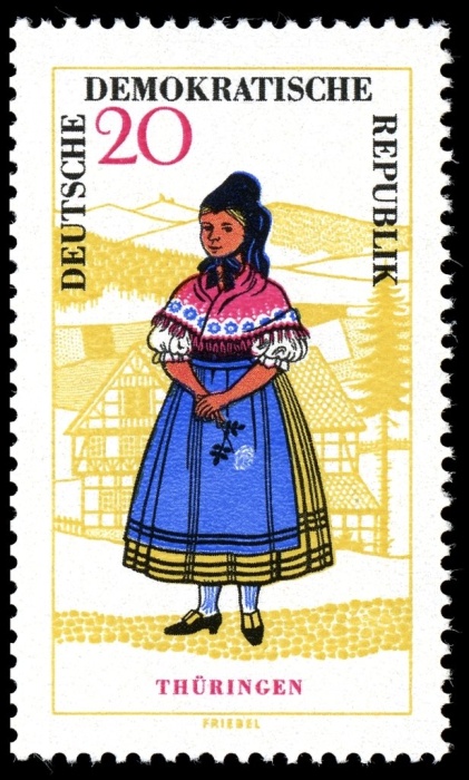 (1964-081) Марка Германия (ГДР) "Женский костюм, Тюрингия"    Национальные костюмы II &Theta;