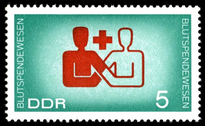 (1966-055) Марка Германия (ГДР) &quot;Переливание крови&quot;    Красный Крест II Θ