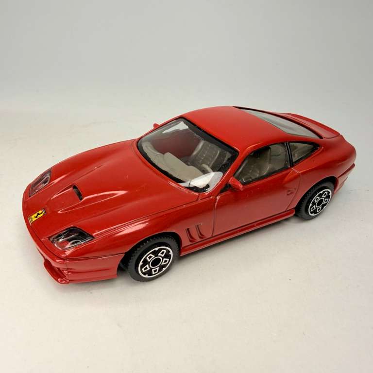 Модель BBurago Ferrari 550 Maranello в коробке
