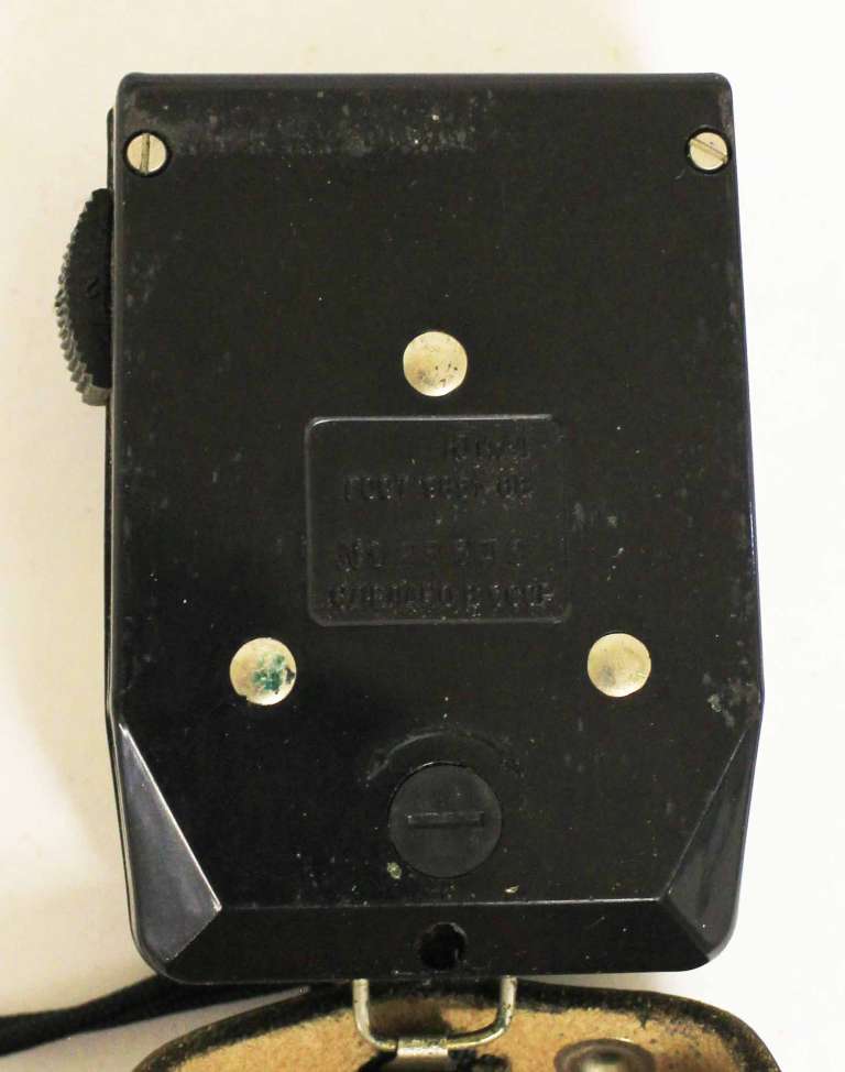 Фотоэкспонометр "Ленинград 4", в чехле (состояние на фото)